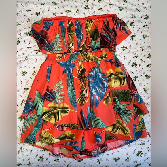 NEW Fashion Nova Patterned Romper (M) - Picture 3 of 4